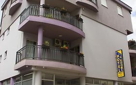 Hotel&Rooms Lombrelle